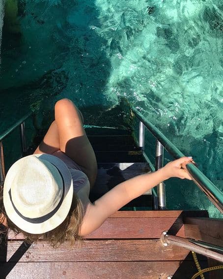 Denise Laurel sizzles in stunning bikini photos 