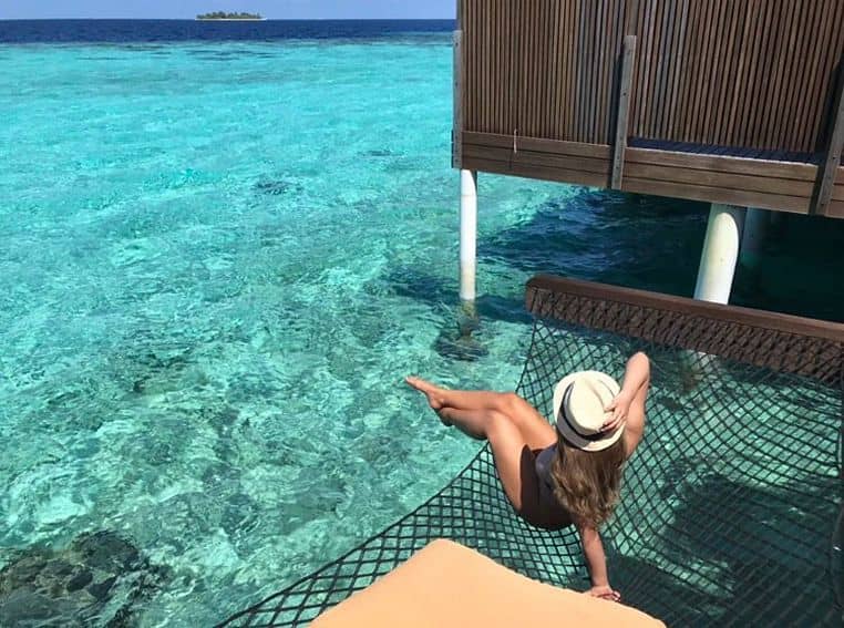 Denise Laurel sizzles in stunning bikini photos 