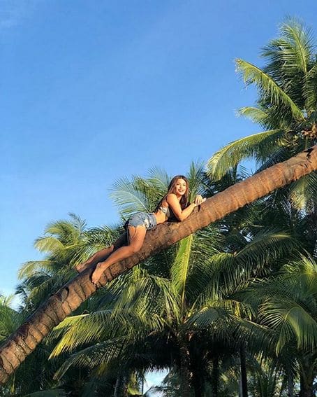 Denise Laurel sizzles in stunning bikini photos 
