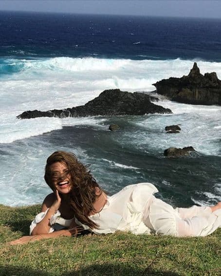 Denise Laurel sizzles in stunning bikini photos 