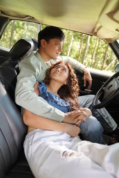 KathNiel stuns as Ali and Eloy in “2 Good 2 Be True” official photos! 