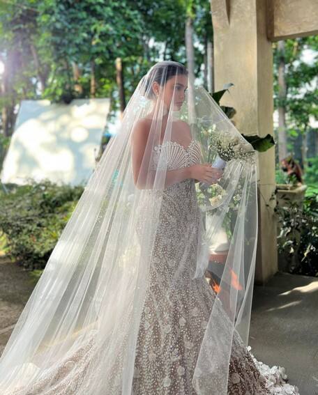 Ivana alawi Cherry red bride