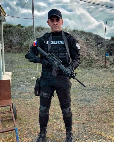The Black Ops members of FPJ’s Ang Probinsyano pose for off-cam snapshots!