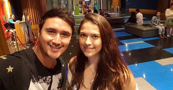 John Estrada with his wife | ABS-CBN Entertainment