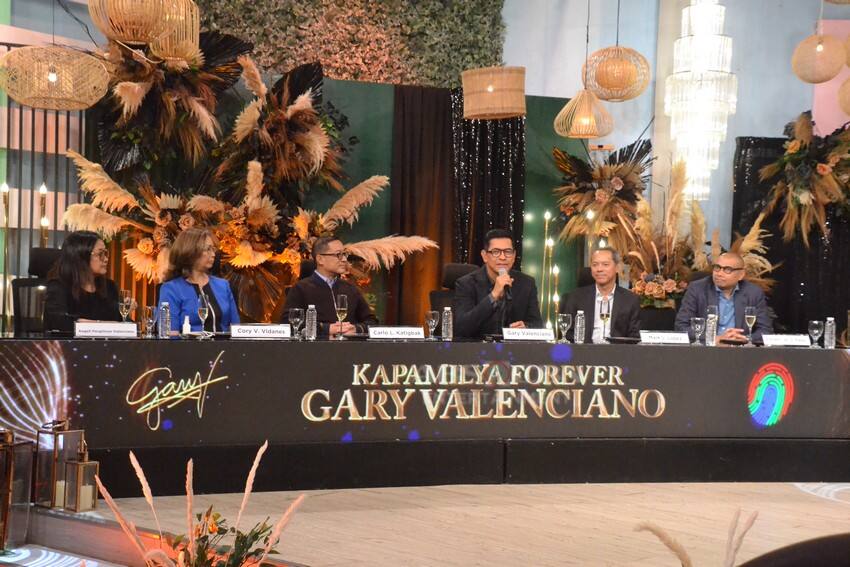 IN PHOTOS: Gary V, pumirma ng bagong kontrata sa ABS-CBN