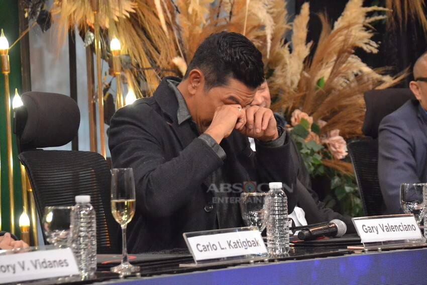 IN PHOTOS: Gary V, pumirma ng bagong kontrata sa ABS-CBN