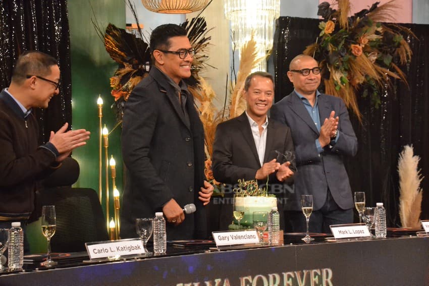IN PHOTOS: Gary V, pumirma ng bagong kontrata sa ABS-CBN