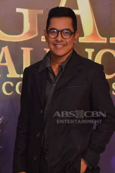 IN PHOTOS: Gary V, pumirma ng bagong kontrata sa ABS-CBN