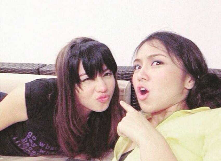 Photos of Julia Montes with her best friend Kathryn Bernardo