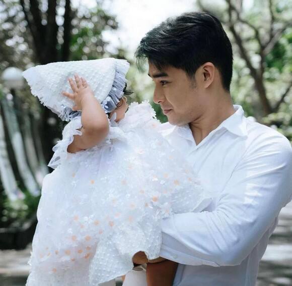 McCoy De Leon with his adorable baby girl Felize