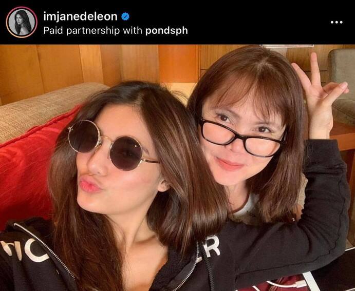 Jane De Leon with her family