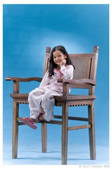 6-year-old Xyriel Manabat as a cute ghost in Momay (2010)