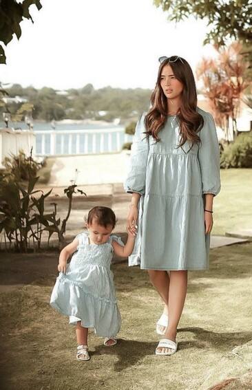 Celebrity moms and their adorable daughters matching outfit