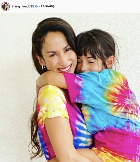 Celebrity moms and their adorable daughters matching outfit