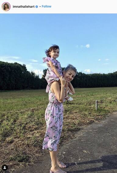 Celebrity moms and their adorable daughters matching outfit