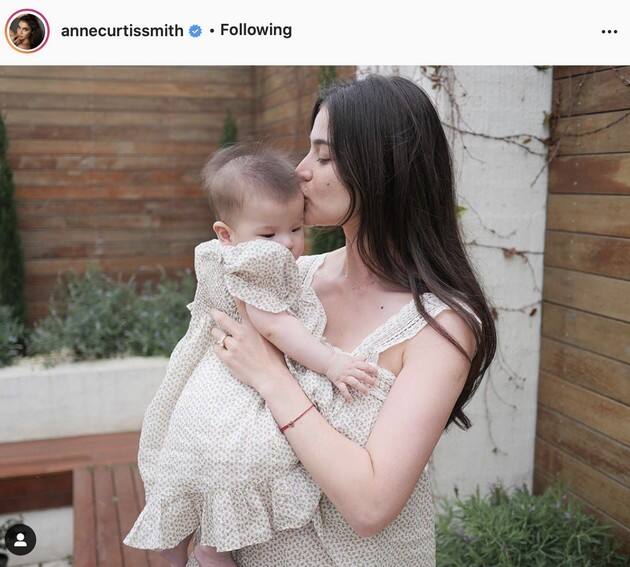 Celebrity moms and their adorable daughters matching outfit