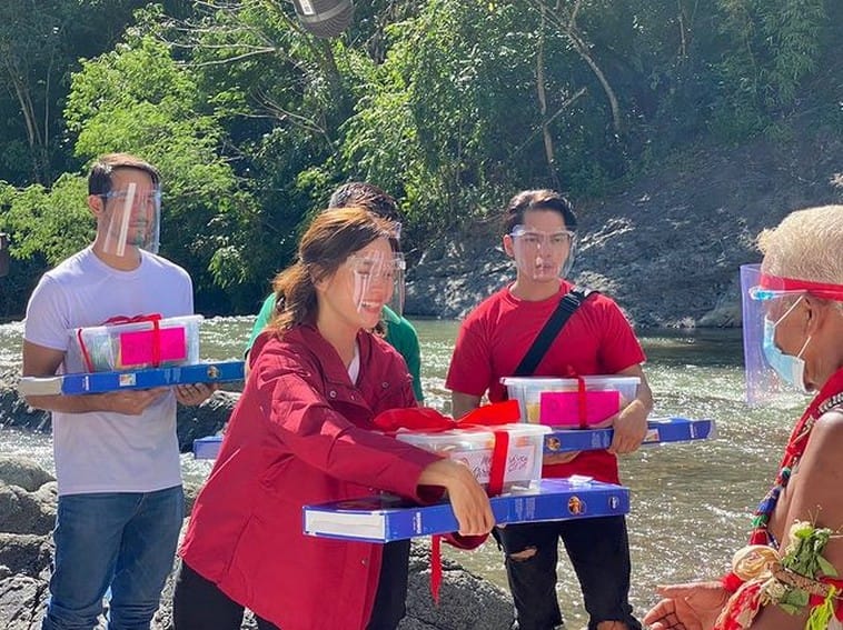 LOOK: The stars of La Vida Lena at the “Ikaw Ang Liwanag At Ligaya” ABS-CBN Christmas ID shoot