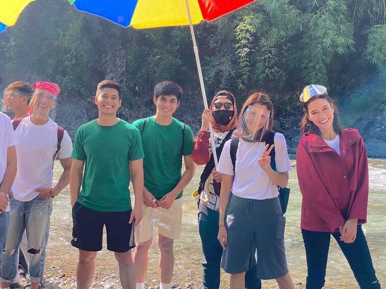 LOOK: The stars of La Vida Lena at the “Ikaw Ang Liwanag At Ligaya” ABS-CBN Christmas ID shoot