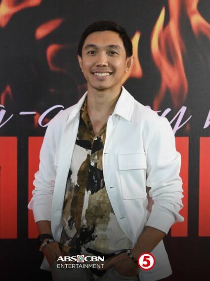 The cast of Nag-aapoy Na Damdamin