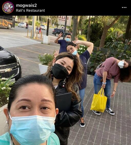 Moira Dela Torre with family