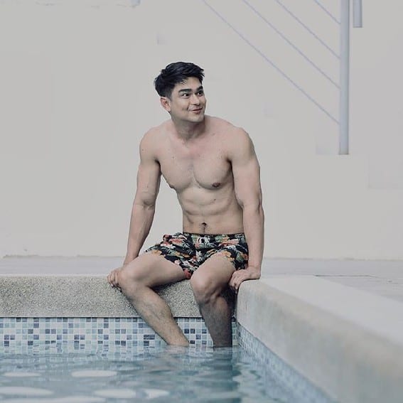 WOW! Luke Conde and his summer ready photos | ABS-CBN Entertainment