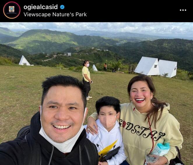 PHOTOS: It’s Showtime family’s fun, colorful holiday celebration with their loved ones