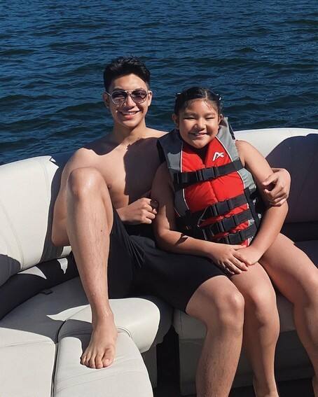 Darren Espanto kasama ang kanyang little sister