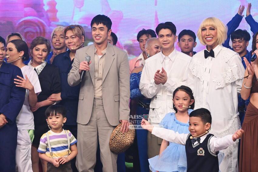Team Karylle-Amy-Lassy-MC