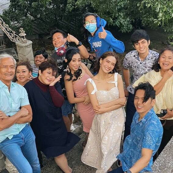 La Vida Lena cast behind the scenes