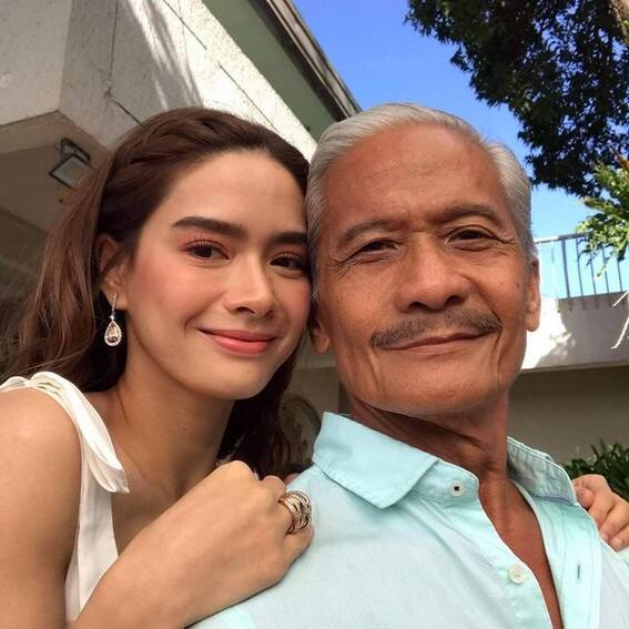 La Vida Lena cast behind the scenes