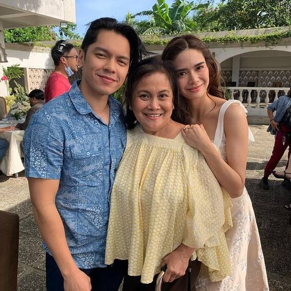 La Vida Lena cast behind the scenes