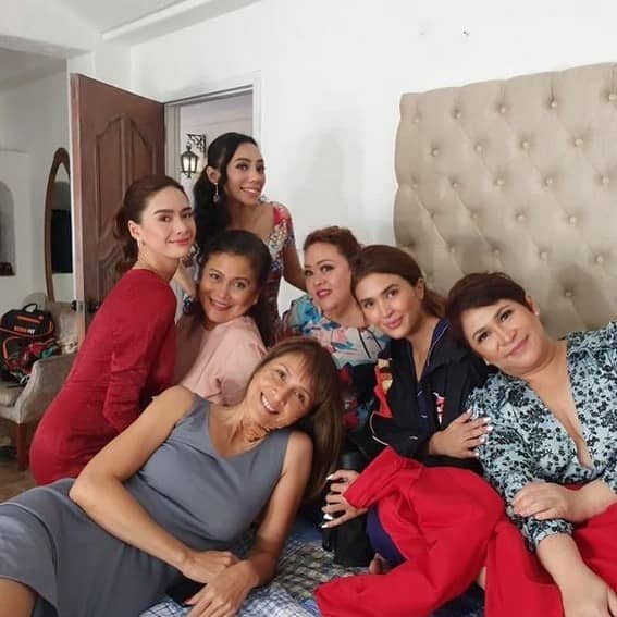 La Vida Lena cast behind the scenes