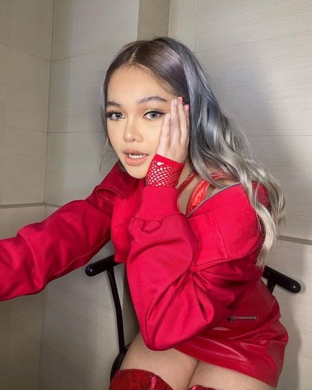 Janine Berdin’s glow-up transformation in 48 photos