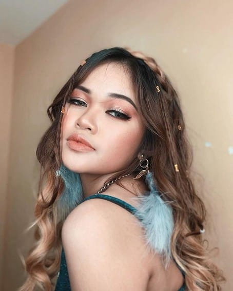 Janine Berdin’s glow-up transformation in 48 photos
