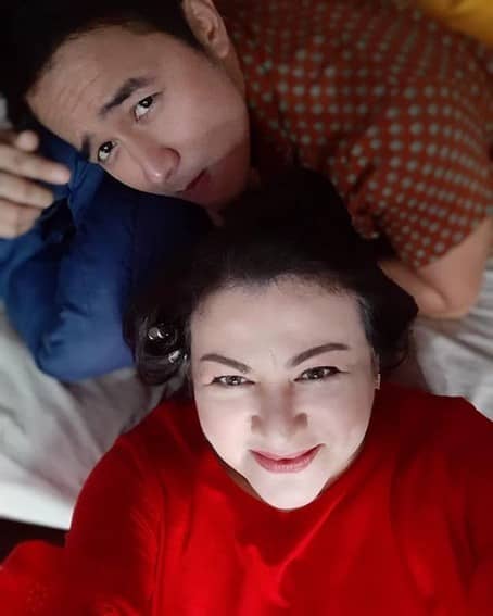 Off cam bonding of Rosanna and JM