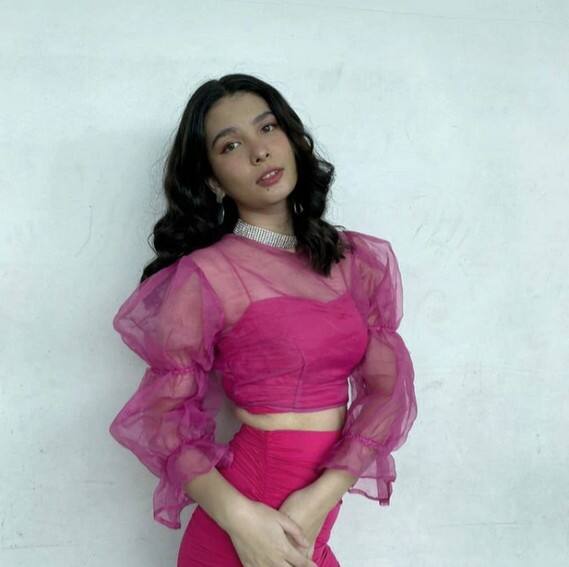Anji Salvacion natural beauty in these photos