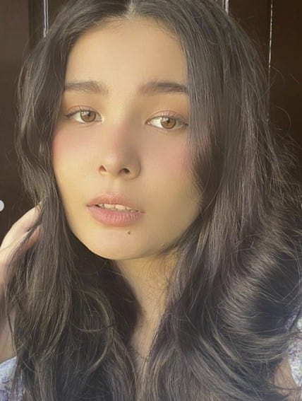 Anji Salvacion natural beauty in these photos