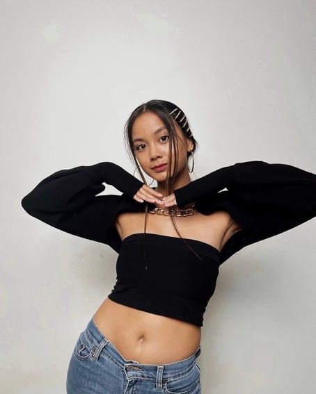 Ylona Garcia sun-kissed