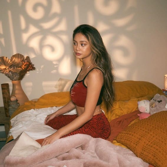 Ylona Garcia sun-kissed