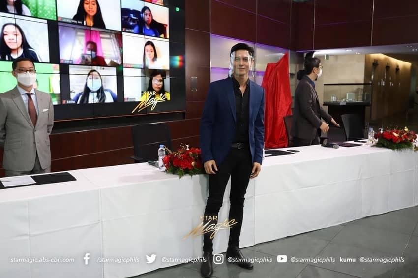 star magic shines on contract signing