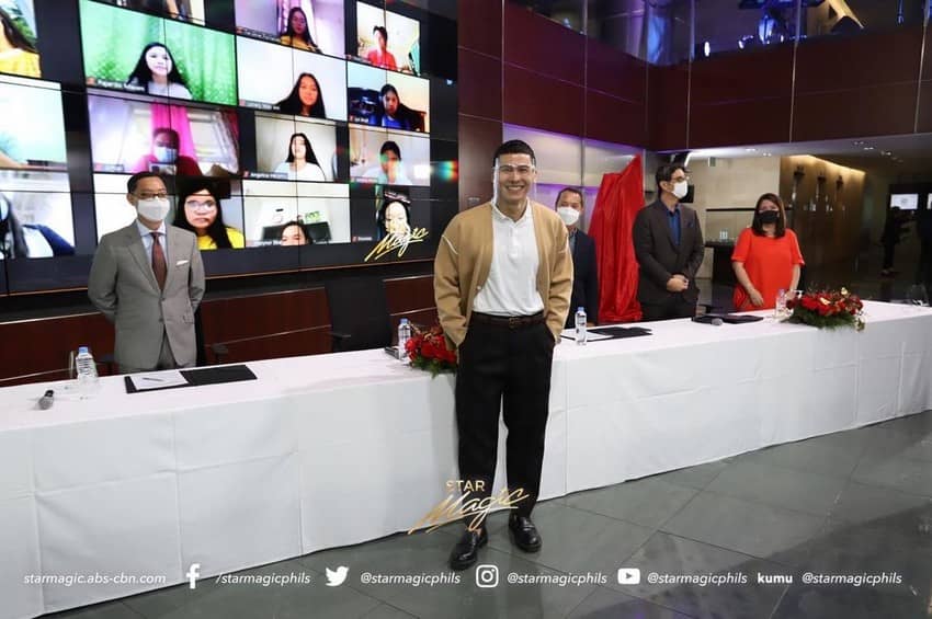 star magic shines on contract signing