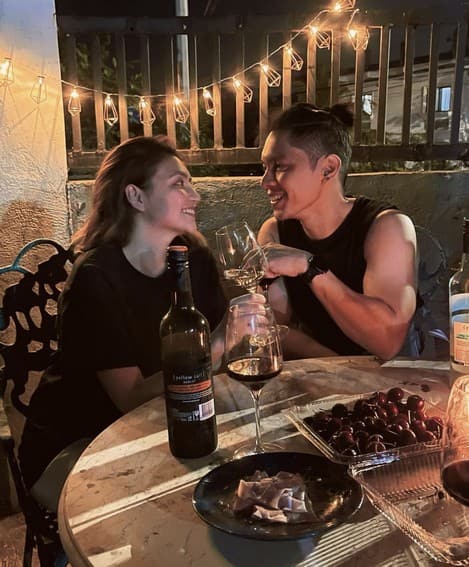 Mga larawan ni Carlo Aquino kasama ang babaeng nagmamay-ari sa kanyang puso!