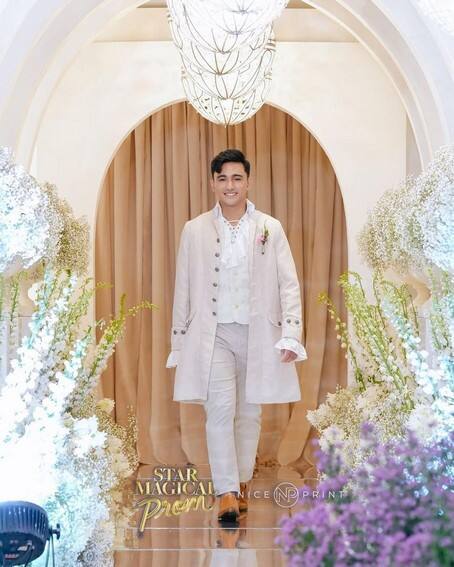 Star Magical Prom Ivory Carpet