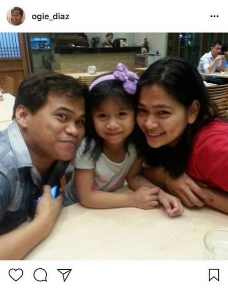 PICTURES! Ogie Diaz with his one big happy family | ABS-CBN Entertainment