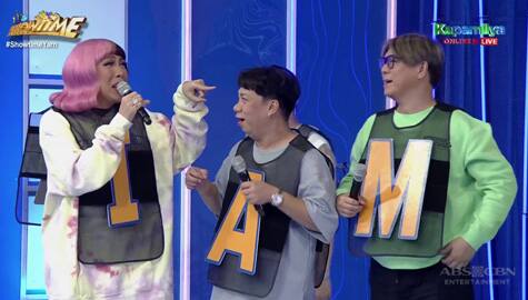 Lassy, napagtulungan nina Vice Ganda at MC! | It’s Showtime  Image Thumbnail