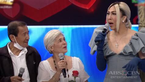 Vice Ganda, nakipagkwentuhan sa mag-asawang 50 years ng kasal na sina nanay Mely at tatay Nestor | It’s Showtime  Image Thumbnail