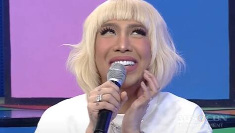 Vice Ganda, kinuwento noong pinagpawisan siya sa eroplano | It’s Showtime